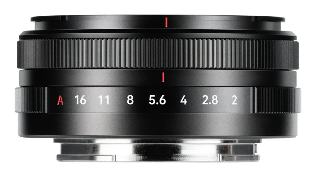 7Artisans AF 18 mm f/2 z boku – pierścień przysłony