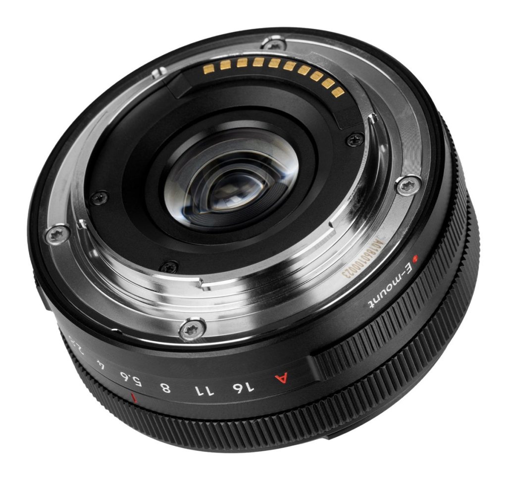 Tył obiektywu 7Artisans AF 18 mm f/2 z mocowaniem Sony E i stykami