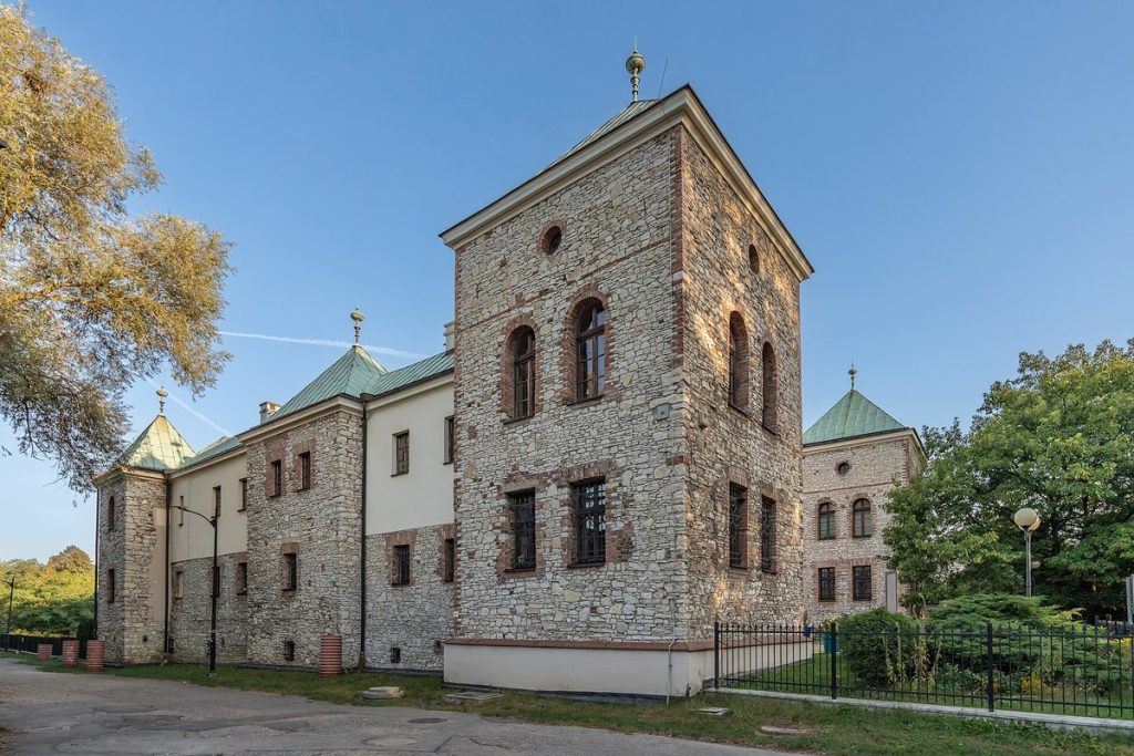 Zamek Sielecki w Sosnowcu – kamienna wieża i skrzydła zamku