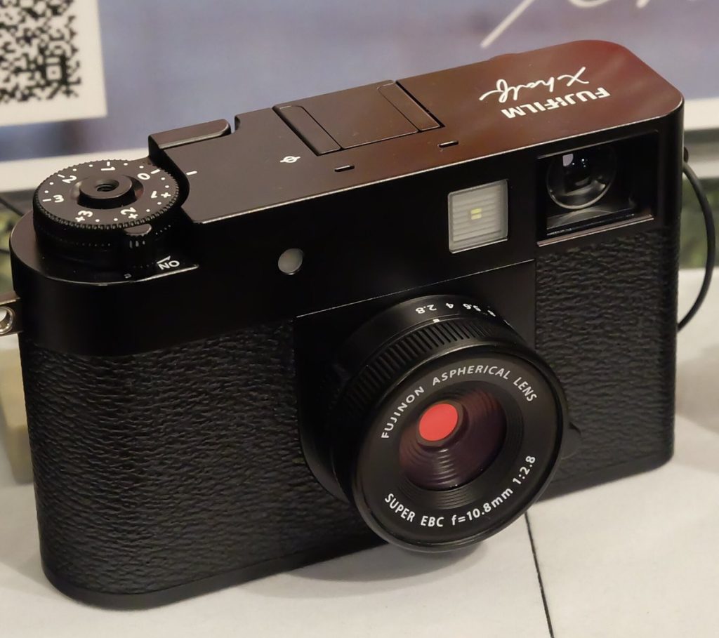 Fujifilm X half w wersji czarnej