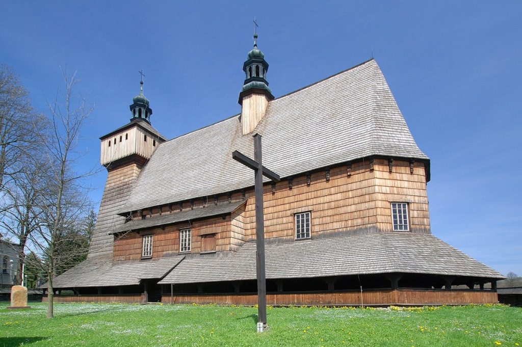 Drewniany kościół Wniebowzięcia NMP w Haczowie na Podkarpaciu