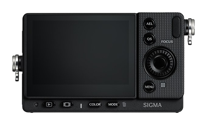 Sigma FP2 – tył aparatu z ekranem i przyciskami COLOR i MODE