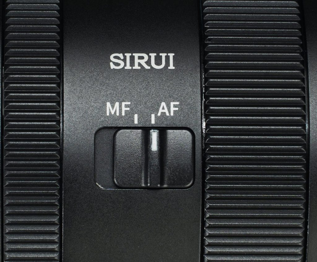 Sirui Swift – przełącznik AF/MF na korpusie obiektywu