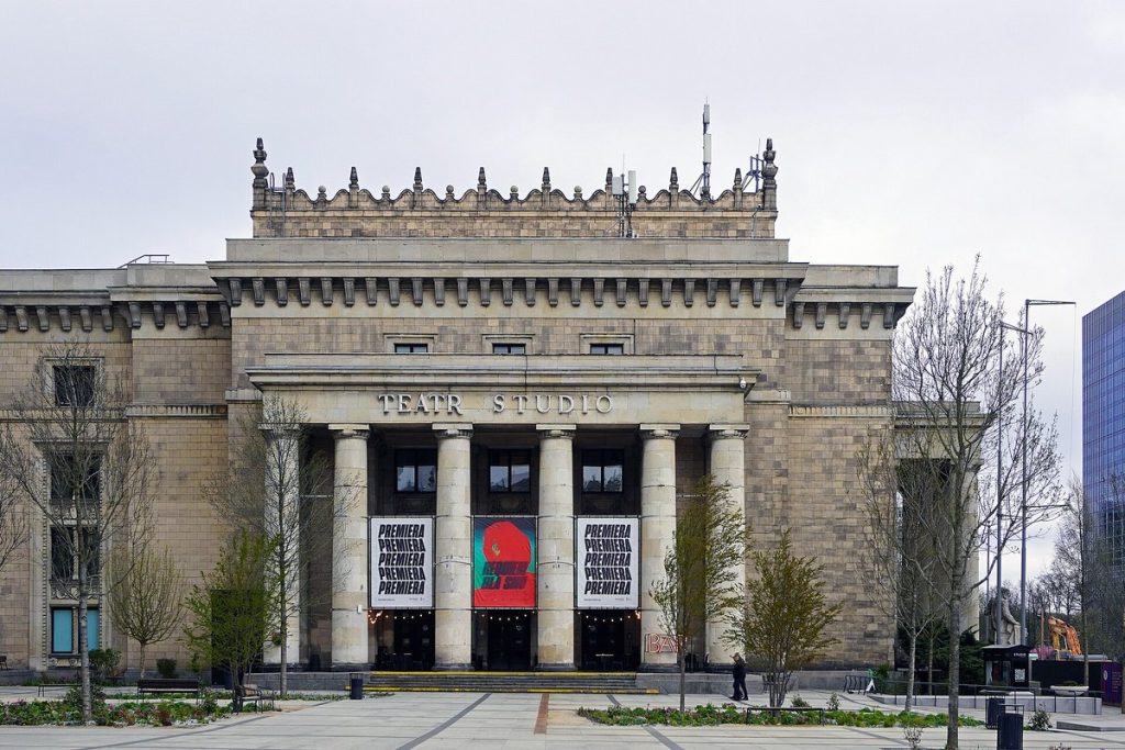 Wejście do Teatru Studio w Pałacu Kultury i Nauki w Warszawie